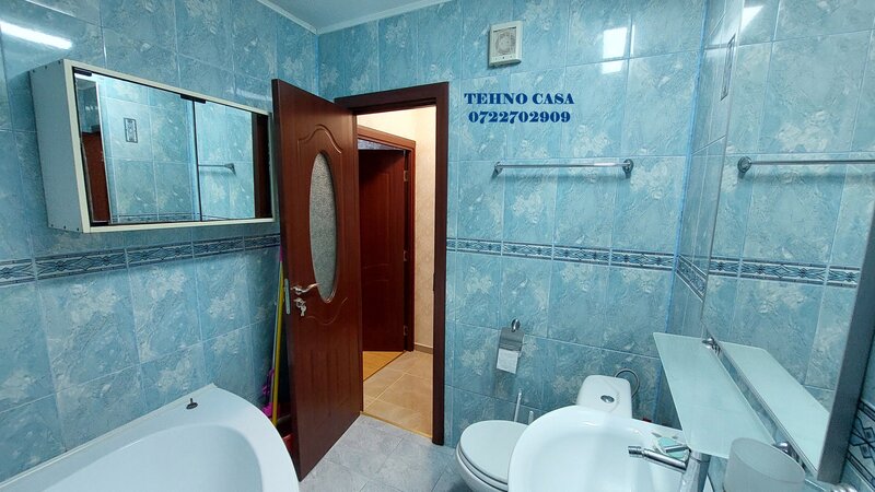 Panduri, metrou Academia Militara la 800 m.