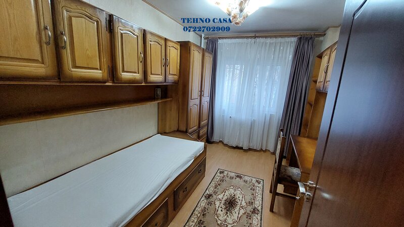 Panduri, metrou Academia Militara la 800 m.